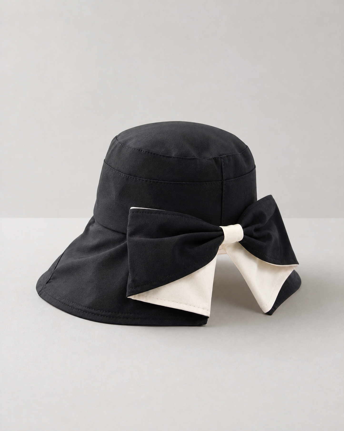 SolSløjfe™ – Elegant solhat med sløjfe